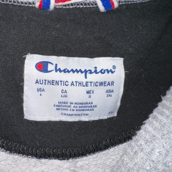 Large Women’s Champion Sweatshirt - Picture 2 of 3